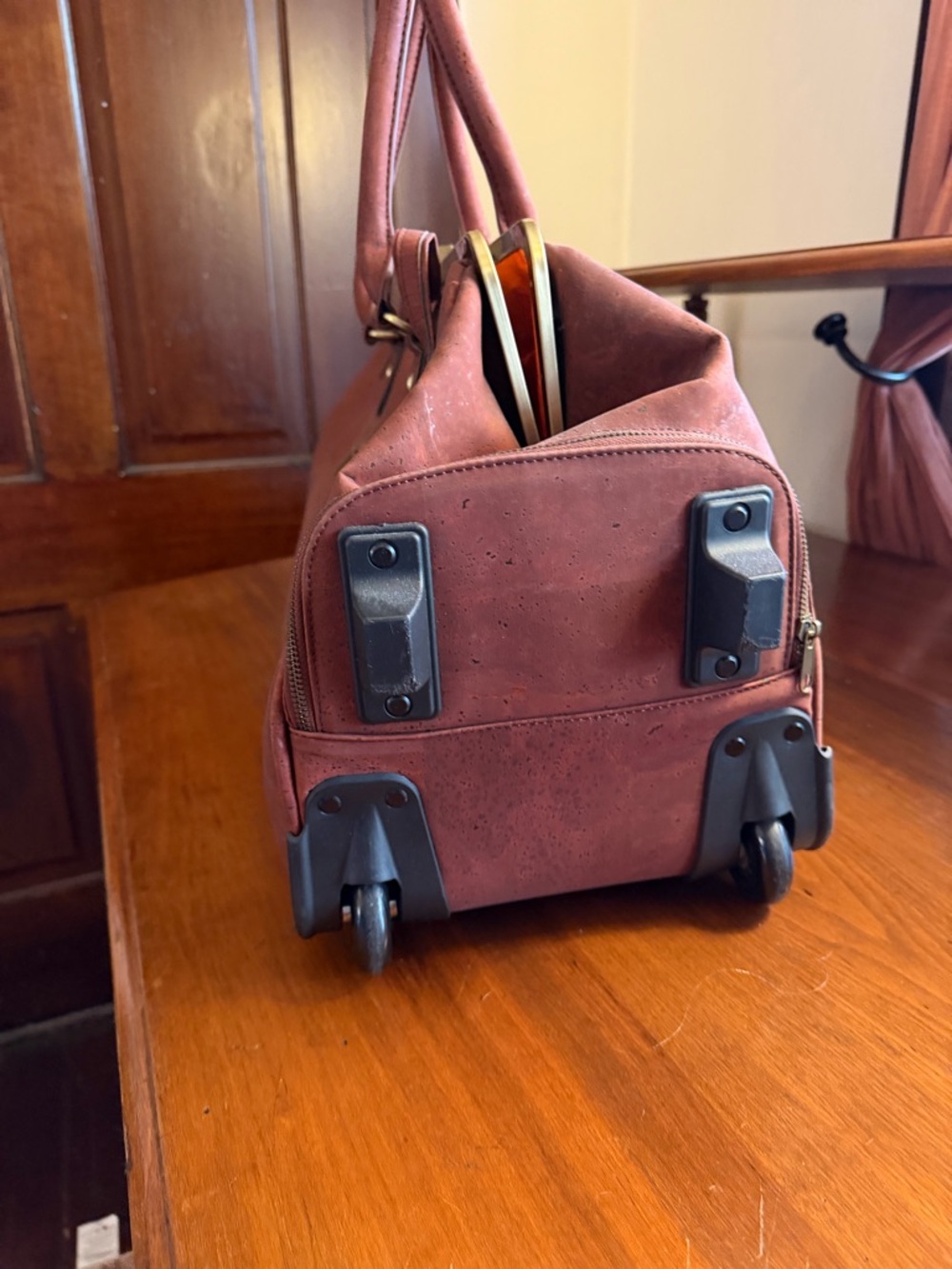 Wine Brown Leather Weekender Bag (French) - Picture 4 of 6